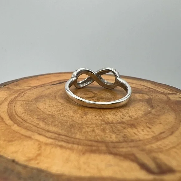 Sterling Silver Infinity Ring - Size 7.75 - Picture 2 of 6